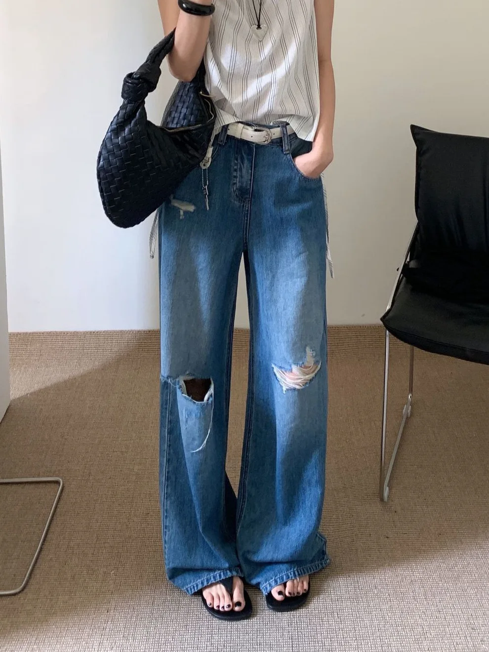 High Waist Distred American Sle Denim Jeans Women Summer New Faion Slimming Wide Leg Pants Casual Wear Long Trousers
High Waist Distred American Sle Denim Jeans Women Summer New Faion Slimming Wide Leg Pants Casual Wear Long Trousers