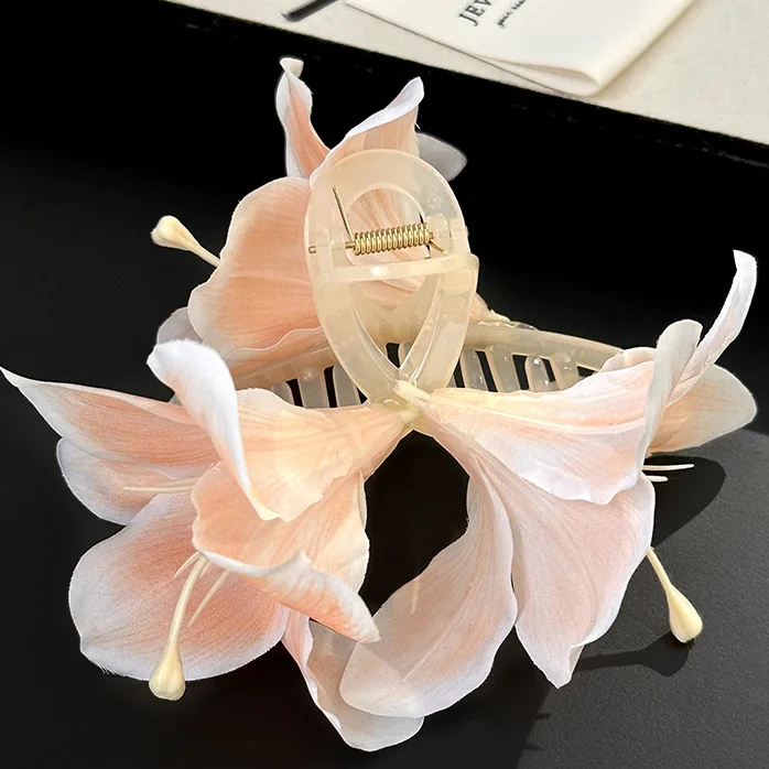 Simulation Ghost Purple Lily Flower Hair Claw Clip Women Temperament Updo Shark Clip Atmospheric Elegant Charm Hair Accessory
Simulation Ghost Purple Lily Flower Hair Claw Clip Women Temperament Updo Shark Clip Atmospheric Elegant Charm Hair Accessory
