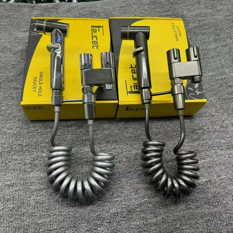 Бытовой пистолет-распылитель для унитаза из нержавеющей стали, портативный распылитель для ванны, угловой клапан с двойным выпуском, промывочное устройство, насадка под давлением
Бытовой пистолет-распылитель для унитаза из нержавеющей стали, портативный распылитель для ванны, угловой клапан с двойным выпуском, промывочное устройство, насадка под давлением