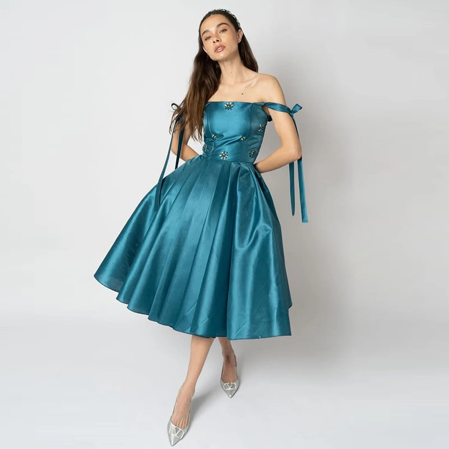 Gorgeous Off The Shoulder Satin Prom Dress Beaded Tea Length Evening Gowns Women Cocktail Party Dress
Gorgeous Off The Shoulder Satin Prom Dress Beaded Tea Length Evening Gowns Women Cocktail Party Dress