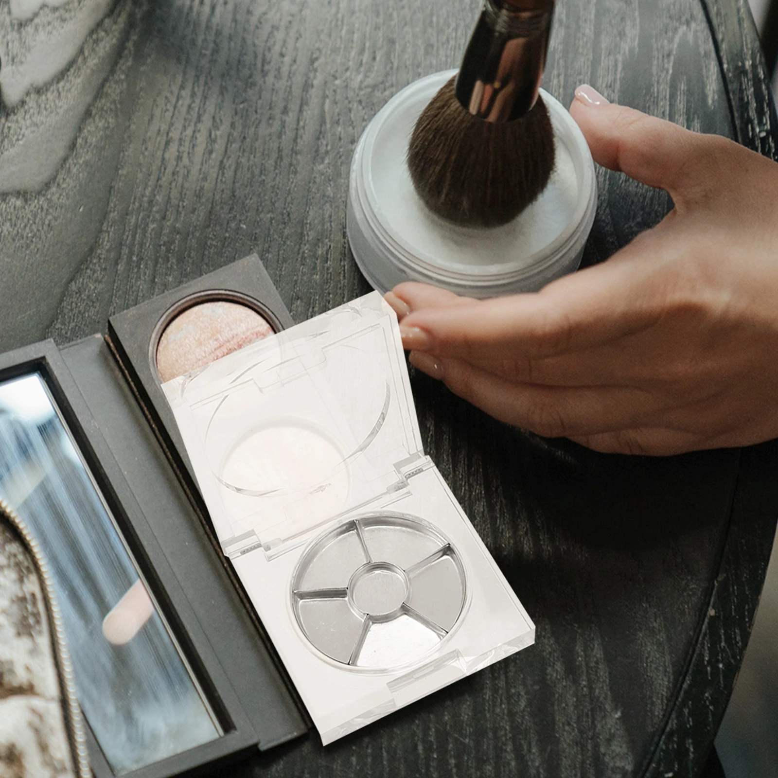 1 set Eyeshadow Case Mini Pan Empty Containers Compact Travel Makeup Accessories Powder Container Small Size
1 set Eyeshadow Case Mini Pan Empty Containers Compact Travel Makeup Accessories Powder Container Small Size