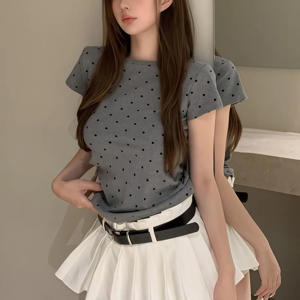 Round Neck Women Polka Dot T-Shirt Retro Design Summer Wear Short Sleeved T-Shirt Slim Fit Korean Style Top Women Fashion
Round Neck Women Polka Dot T-Shirt Retro Design Summer Wear Short Sleeved T-Shirt Slim Fit Korean Style Top Women Fashion