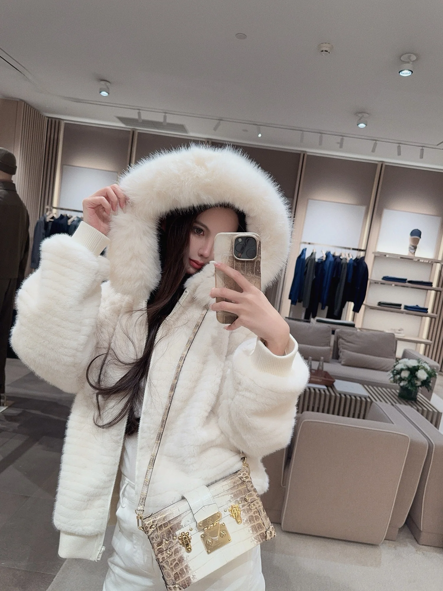 Faionable Young Women's Loose Fit Fur Coat Winter 2025 New Sle Warm Polyester Fiber Hooded Zipper Closure Color
Faionable Young Women's Loose Fit Fur Coat Winter 2025 New Sle Warm Polyester Fiber Hooded Zipper Closure Color