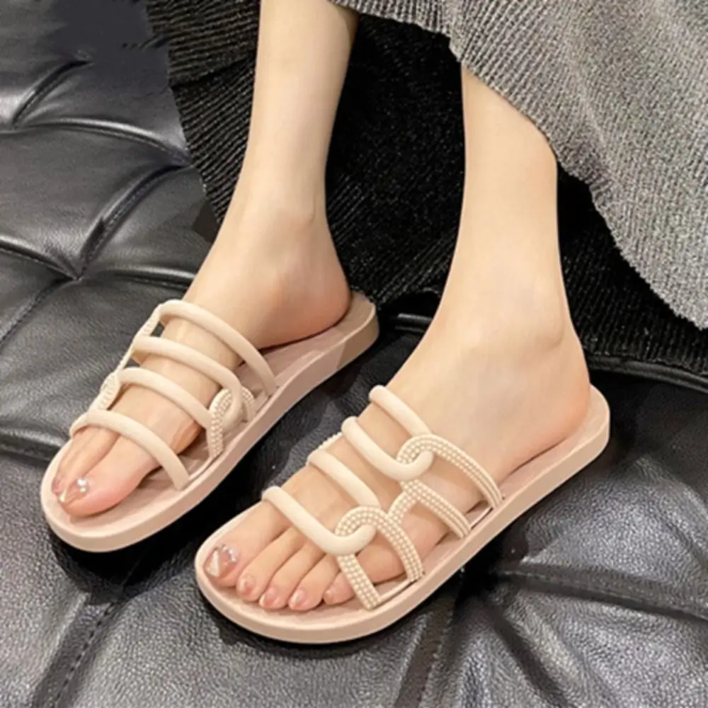 Sweet Hollow Out Flat Bottom Slippers Soft Sole Anti Slip Slippers Women PU Leather Outer Wear Shoes Beachwear Slipper Beachwear
Sweet Hollow Out Flat Bottom Slippers Soft Sole Anti Slip Slippers Women PU Leather Outer Wear Shoes Beachwear Slipper Beachwear