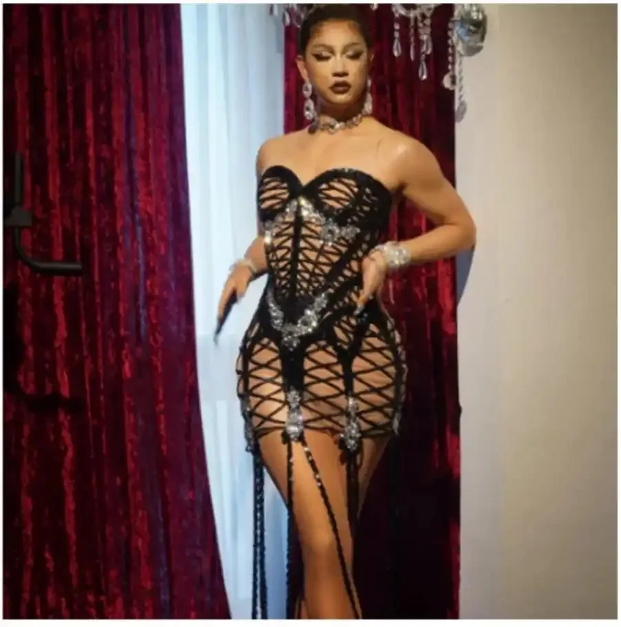 Women Sexy Backless Shinning Sequins Tassel Bodycon Mini Dress Celebrate Nightclub Party Bar Singer Stage Wear
Women Sexy Backless Shinning Sequins Tassel Bodycon Mini Dress Celebrate Nightclub Party Bar Singer Stage Wear