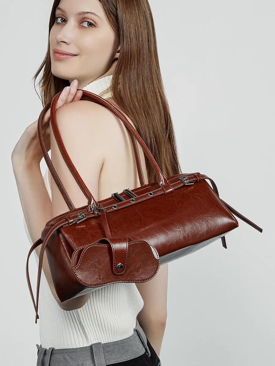2025 Genuine Leather Women's Baguette Bag Niche Retro Motorcycle Trend Cool Belt Decorated Handbag Female Shoulder Underarm Bag
2025 Genuine Leather Women's Baguette Bag Niche Retro Motorcycle Trend Cool Belt Decorated Handbag Female Shoulder Underarm Bag