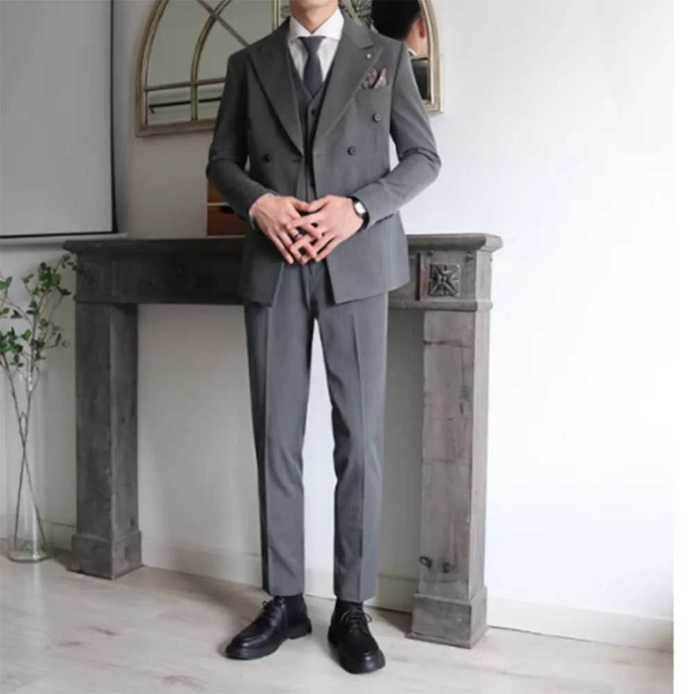 Smart Three-Piece Suits for Men Single Breasted Jacket Pants Vest Male Clothing Banquet Business Wedding Party Costume Homme
Smart Three-Piece Suits for Men Single Breasted Jacket Pants Vest Male Clothing Banquet Business Wedding Party Costume Homme