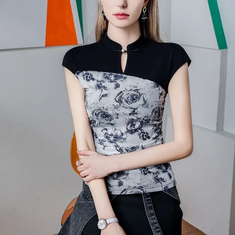 Новый топ в китайском стиле с воротником-стойкой и пуговицами с принтом для женщин, летняя новая рубашка без рукавов с сетчатыми рукавами
Новый топ в китайском стиле с воротником-стойкой и пуговицами с принтом для женщин, летняя новая рубашка без рукавов с сетчатыми рукавами