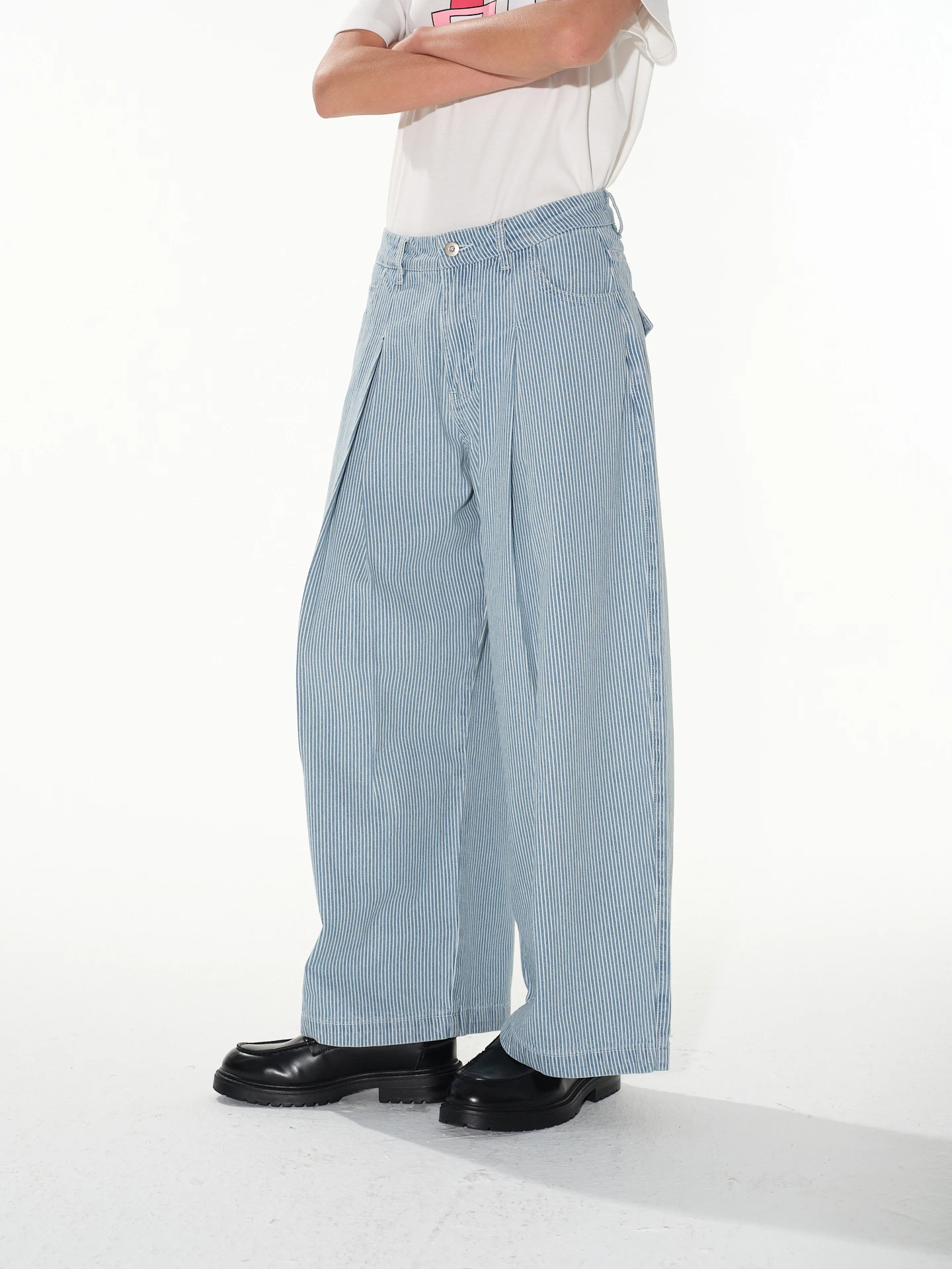 Casual Loose Wide Leg Denim Jeans Striped Design Large Pocket Folded Straight Long Pants Women's Autumn Winter Fashion
Casual Loose Wide Leg Denim Jeans Striped Design Large Pocket Folded Straight Long Pants Women's Autumn Winter Fashion