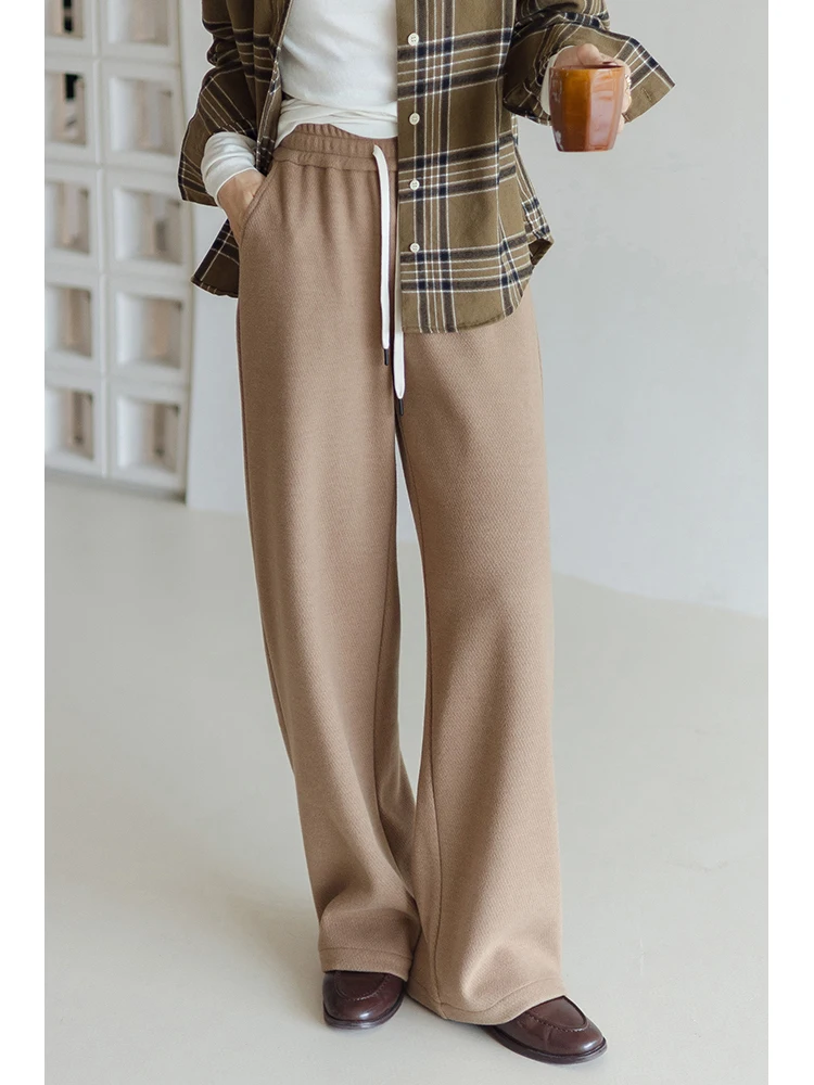 Khaki Woolen Casual Pants Women's Thiened Straight Leg Wide Leg Pants Loose Feeling New 2025 Winter High Waist Trousers
Khaki Woolen Casual Pants Women's Thiened Straight Leg Wide Leg Pants Loose Feeling New 2025 Winter High Waist Trousers