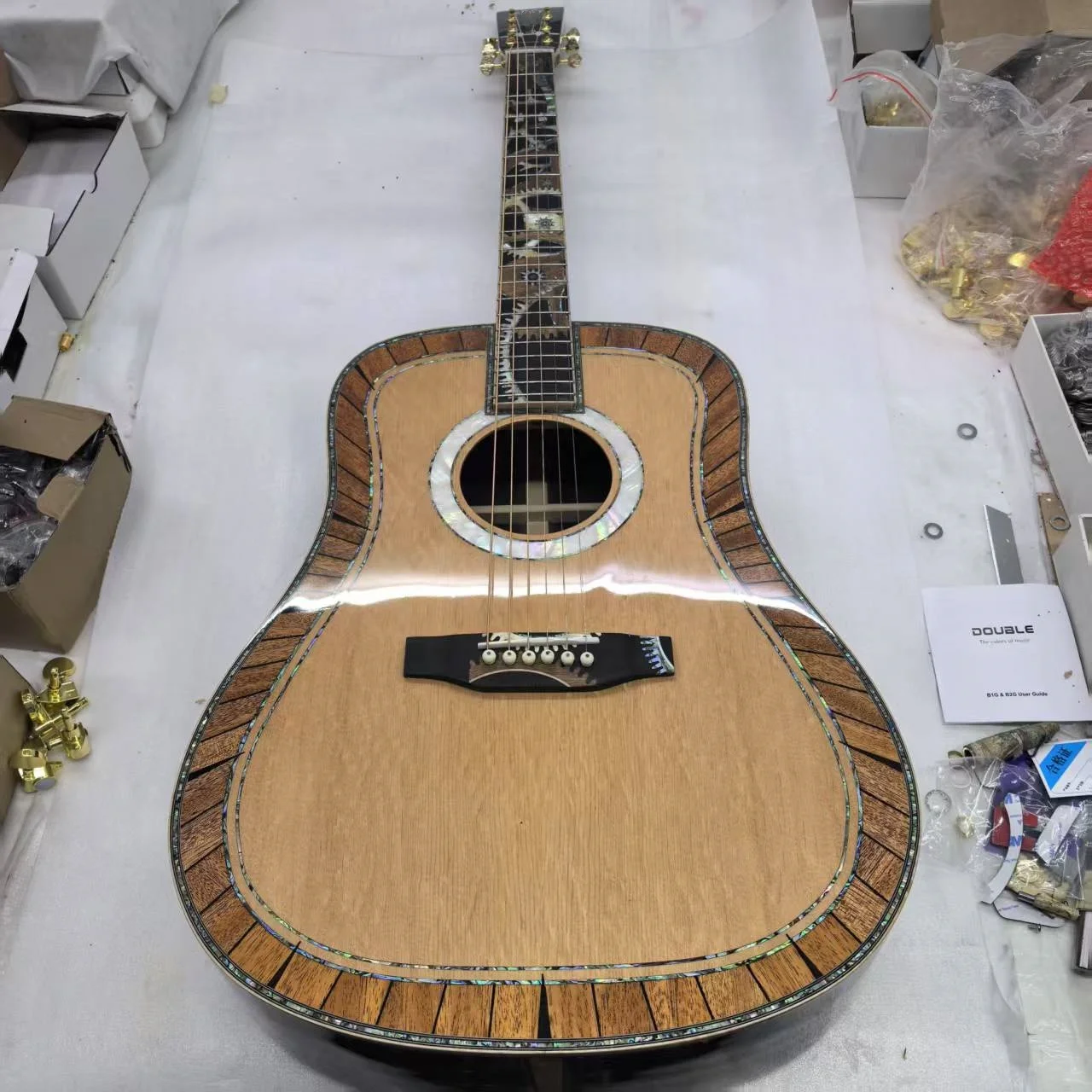 AAAAAAAA Full Solid Wood Solid D200 Series Full Thunderstorm Inlay Museum Limited Edition Handmade Acoustic Guitar
AAAAAAAA Full Solid Wood Solid D200 Series Full Thunderstorm Inlay Museum Limited Edition Handmade Acoustic Guitar