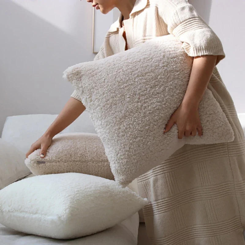 1pc White Plush Cushion Cover Ultra Soft Housse De Coussin Sofa Throw Pillow Cover Comfortable Living Room Home Decoration
1pc White Plush Cushion Cover Ultra Soft Housse De Coussin Sofa Throw Pillow Cover Comfortable Living Room Home Decoration