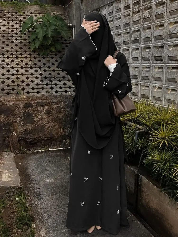 Embroidered Butterfly Bow Abaya Dubai Muslim Abayas For Women Kaftan Dress Islamic Jalabiya Vestidos Caftan Marocain Robe Femme
Embroidered Butterfly Bow Abaya Dubai Muslim Abayas For Women Kaftan Dress Islamic Jalabiya Vestidos Caftan Marocain Robe Femme