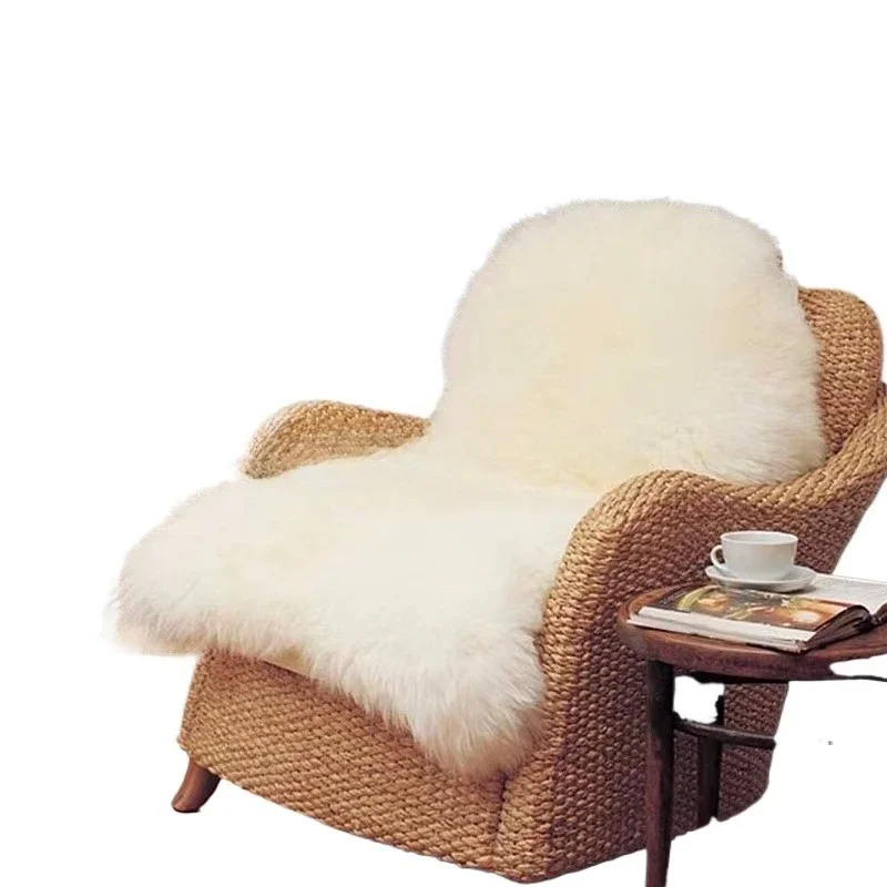 Sheepskin sofa cover/chair cover is resistant to dirt, beautiful and practical
Sheepskin sofa cover/chair cover is resistant to dirt, beautiful and practical