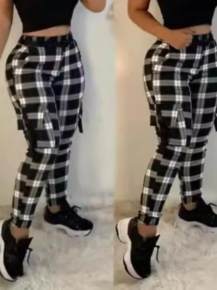2025 Women's Leggings Trousers Streetwear Vintage Fashion Slim-fit Black Plaid Comfortable Casual Multiple Pockets Cargo Pants
2025 Women's Leggings Trousers Streetwear Vintage Fashion Slim-fit Black Plaid Comfortable Casual Multiple Pockets Cargo Pants