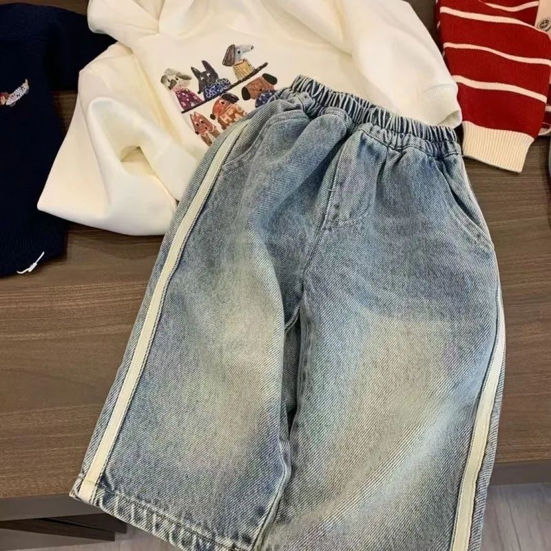2025 New Spring Boys Children's Denim Overalls Autumn Loose Casual Pants Girls Wide Leg Jeans Kids Straight Denim Trousers
2025 New Spring Boys Children's Denim Overalls Autumn Loose Casual Pants Girls Wide Leg Jeans Kids Straight Denim Trousers