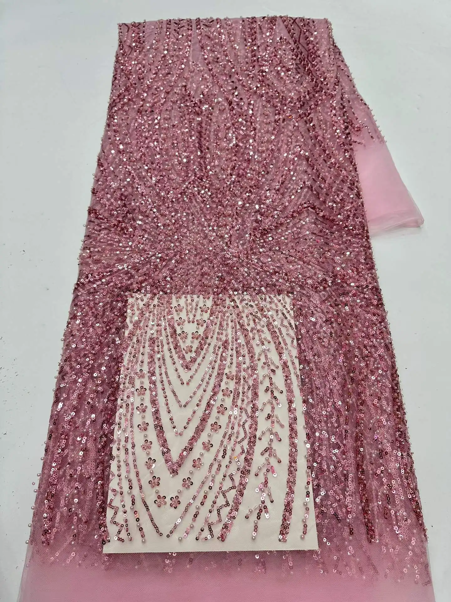 African Elegant Beaded Lace Fabric High Quality French Luxury Sequins Lace Fabric Wedding Nigerian Lace Fabrics Sewing
African Elegant Beaded Lace Fabric High Quality French Luxury Sequins Lace Fabric Wedding Nigerian Lace Fabrics Sewing
