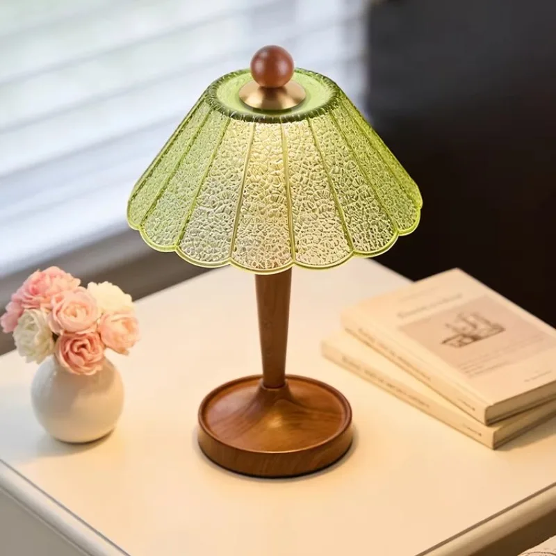 medium antique solid wood stained glass atmosphere bedroom bedside American light luxury decoration
medium antique solid wood stained glass atmosphere bedroom bedside American light luxury decoration