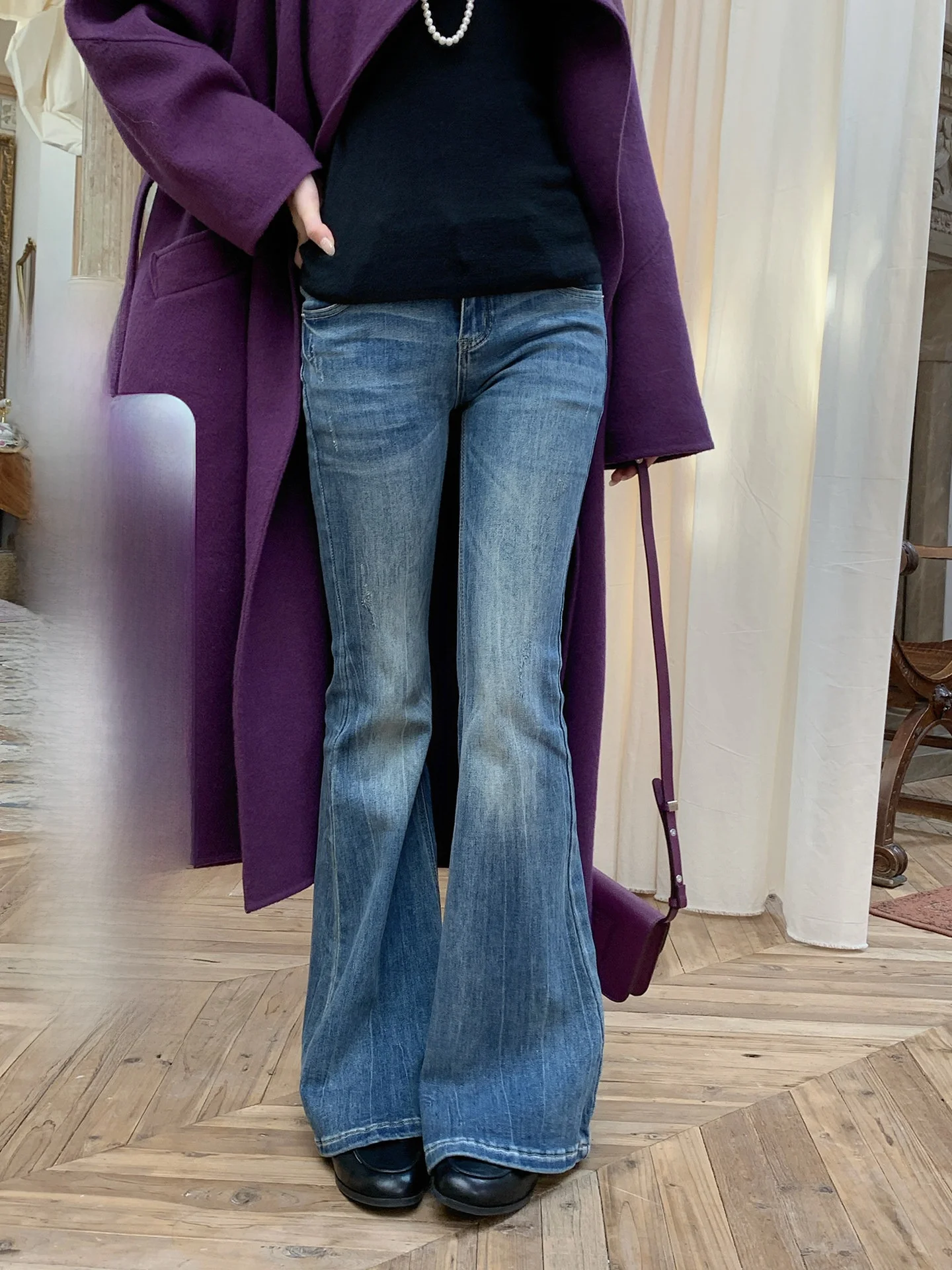 Модные женские джинсы-клеш с высокой талией, осенние новые универсальные прямые брюки из хлопка
Модные женские джинсы-клеш с высокой талией, осенние новые универсальные прямые брюки из хлопка