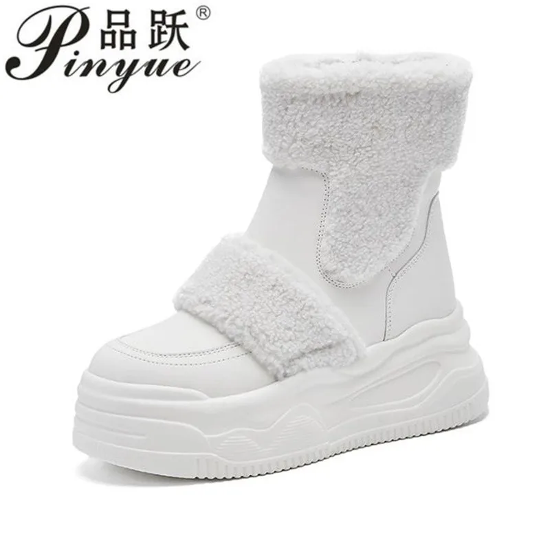 Женские ботильоны из натуральной кожи на платформе и скрытом высоком каблуке 8,5 см, повседневные кроссовки на массивном каблуке, флисовые теплые ботинки на толстой подошве
Женские ботильоны из натуральной кожи на платформе и скрытом высоком каблуке 8,5 см, повседневные кроссовки на массивном каблуке, флисовые теплые ботинки на толстой подошве