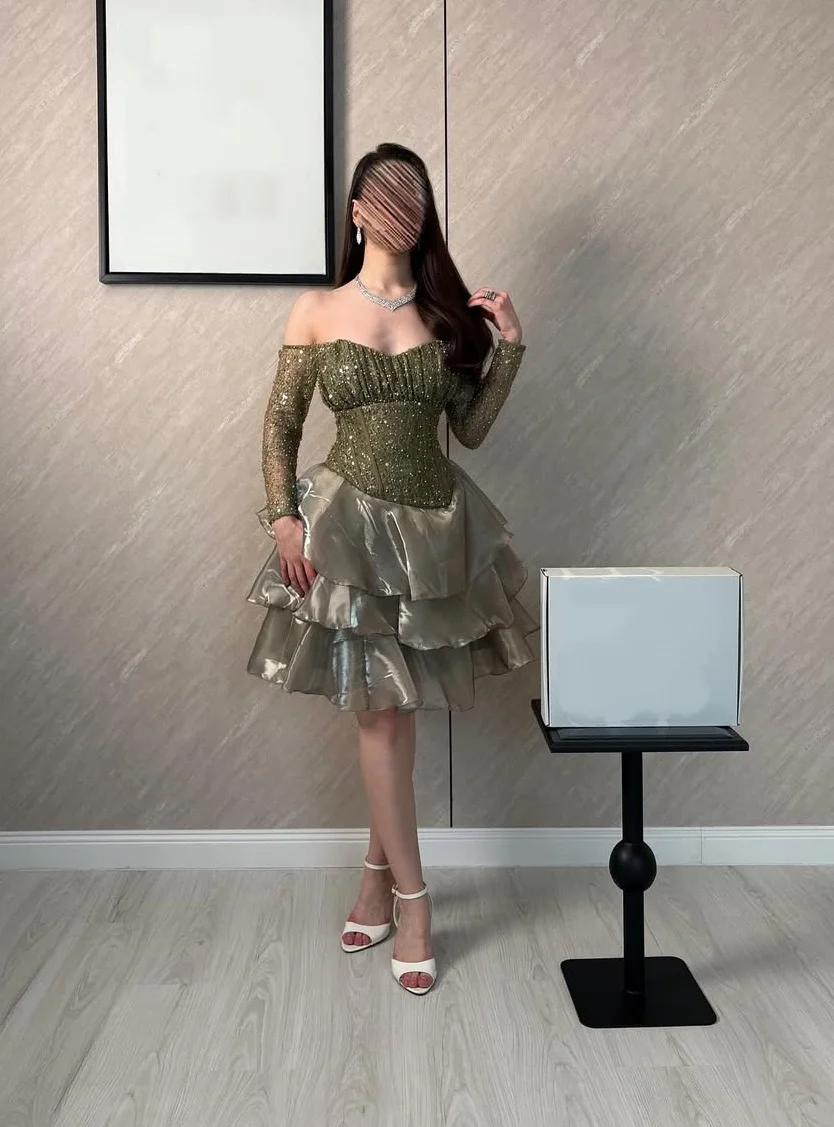 Aunber Modern Green Shiny Lace Sequins Pearl Evening Prom Dress Gown Off-the-shoulder Knee-length Women Party Dress Customized
Aunber Modern Green Shiny Lace Sequins Pearl Evening Prom Dress Gown Off-the-shoulder Knee-length Women Party Dress Customized