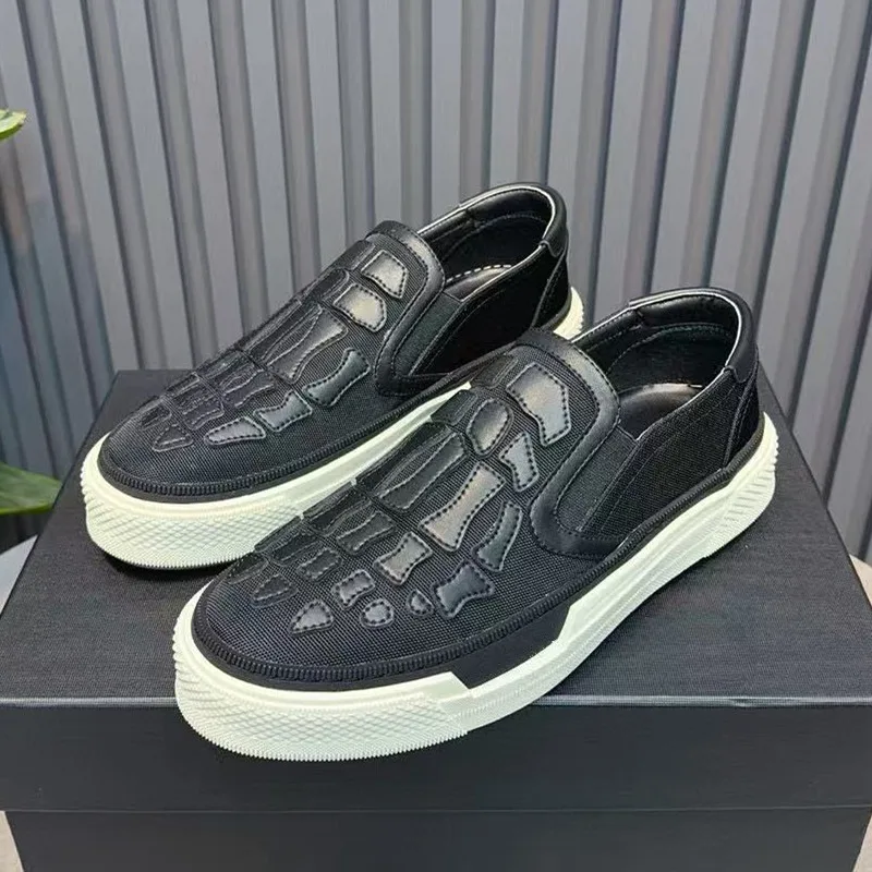 Korean version men's shoes, bone loafers, shoe covers, leather board shoes, breathable and casual one foot shoes for women
Korean version men's shoes, bone loafers, shoe covers, leather board shoes, breathable and casual one foot shoes for women