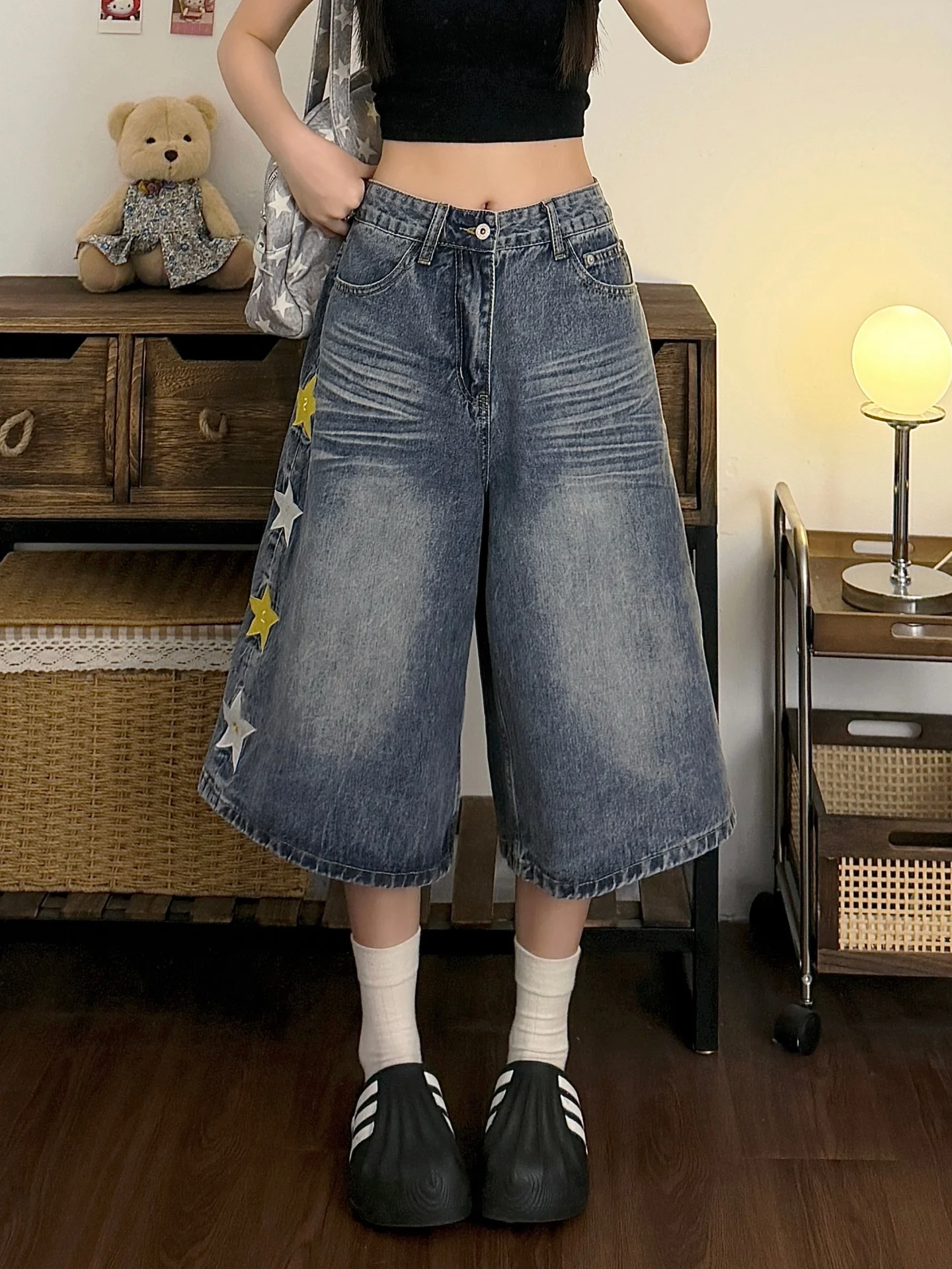 Retro Star Embroidery A-Line Five-Pointed Women's Denim Shorts Summer plus Size Loose Straight Wide Leg Medium Pants
Retro Star Embroidery A-Line Five-Pointed Women's Denim Shorts Summer plus Size Loose Straight Wide Leg Medium Pants
