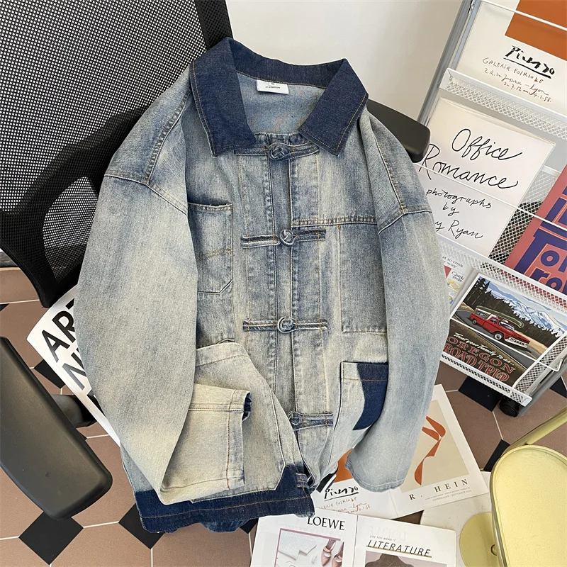 Cleanfit Chinese Sle Spliced Denim Jaet Hip Hop Waed Casual Coat for Couples Autumn Season Loose Fit Long Sve
Cleanfit Chinese Sle Spliced Denim Jaet Hip Hop Waed Casual Coat for Couples Autumn Season Loose Fit Long Sve