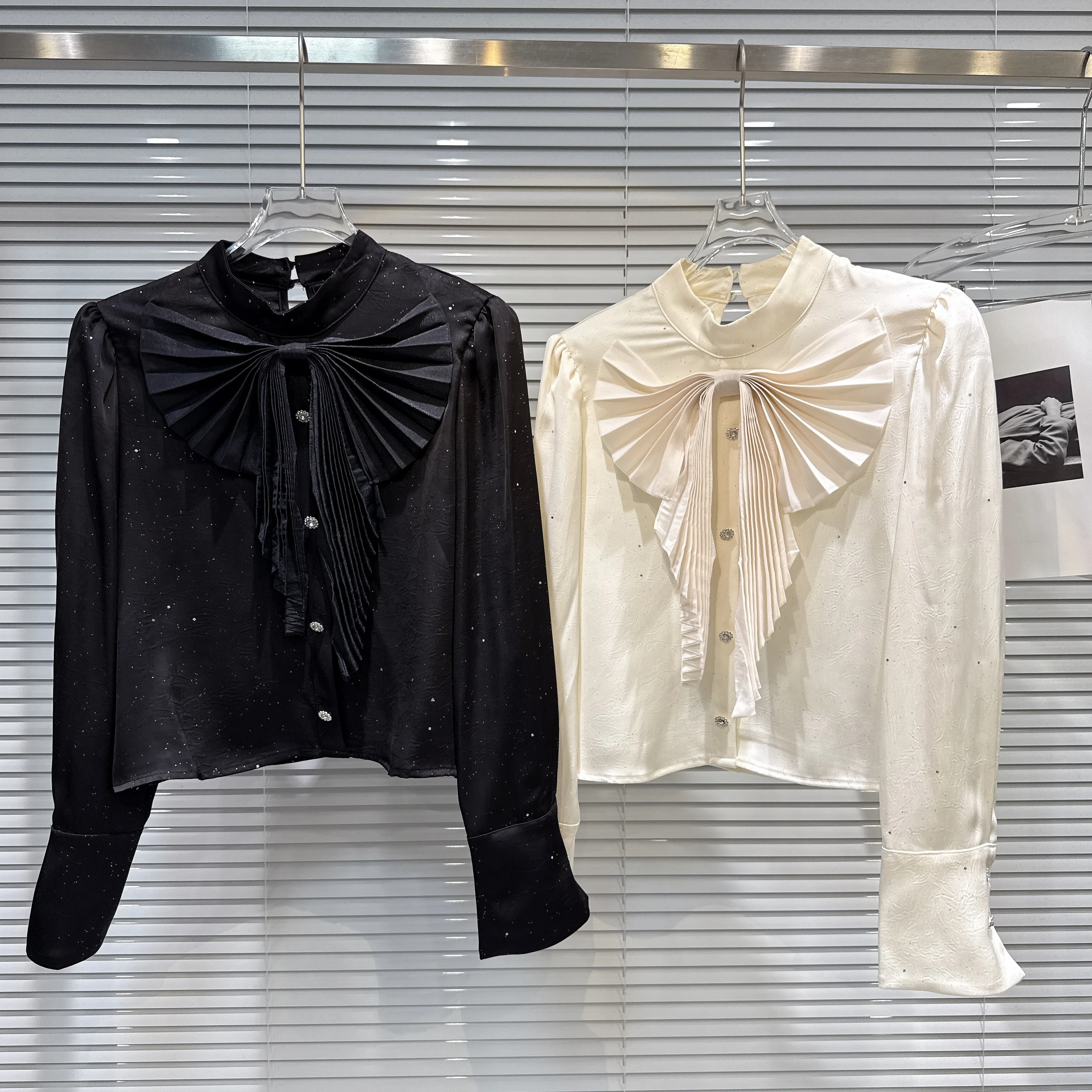 Gagarich 2025 Women Blouse Autumn Winter New Style French Folded Three Dimensional Bow Silk Cotton Shirt Top
Gagarich 2025 Women Blouse Autumn Winter New Style French Folded Three Dimensional Bow Silk Cotton Shirt Top