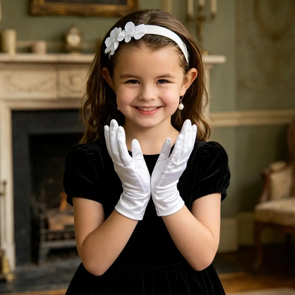 Children's Gloves White Short Satin Texture Children's Dance Stage Accessories Wedding Flower Gloves Wedding Accessories
Children's Gloves White Short Satin Texture Children's Dance Stage Accessories Wedding Flower Gloves Wedding Accessories