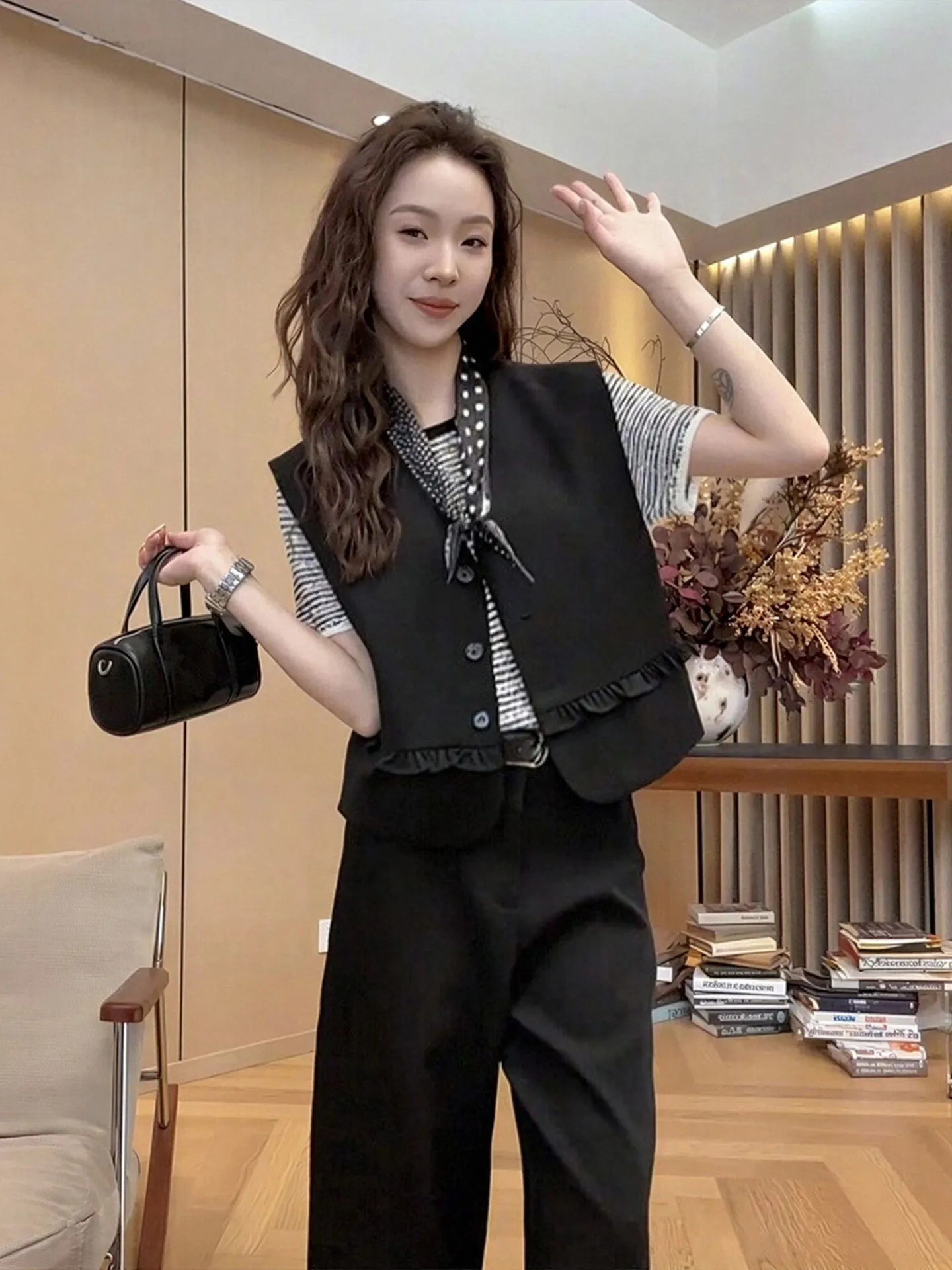 Summer Stripe T-Shirt Vest Pants Set Women's Fashion Casual Loose Fit Three Piece Ensemble High Waist Nine Points Trouser
Summer Stripe T-Shirt Vest Pants Set Women's Fashion Casual Loose Fit Three Piece Ensemble High Waist Nine Points Trouser