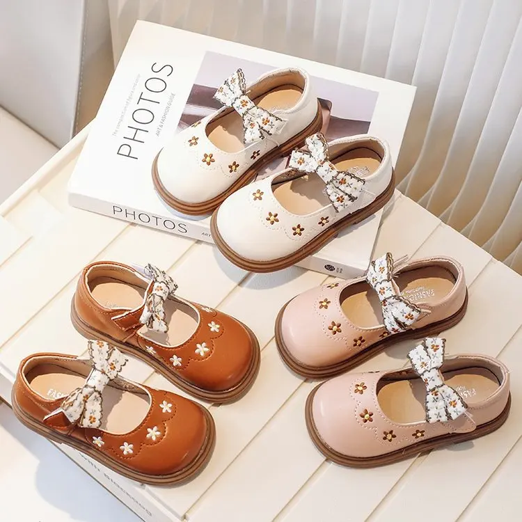 Little Girl Leather Shoes Fashion Sweet Bowtie Children's Flats Embroidery Causal Kids Versatile Princess Wedding Shoes Non-slip
Little Girl Leather Shoes Fashion Sweet Bowtie Children's Flats Embroidery Causal Kids Versatile Princess Wedding Shoes Non-slip