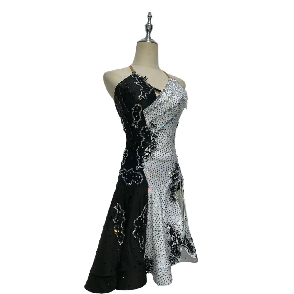 Latin Dance Costume Rhinestone Women's Clothing High-end Custom Black and White Mosaic Color Tango Samba Performance Dress
Latin Dance Costume Rhinestone Women's Clothing High-end Custom Black and White Mosaic Color Tango Samba Performance Dress