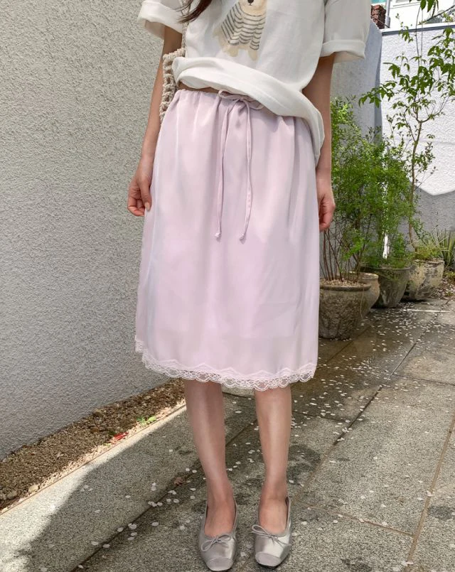 Summer French Elegant Pink Sweet Skirt Women's Lace Spliced Satin Knee Length Skirt Casual High Street Fashion Chic Skirt
Summer French Elegant Pink Sweet Skirt Women's Lace Spliced Satin Knee Length Skirt Casual High Street Fashion Chic Skirt