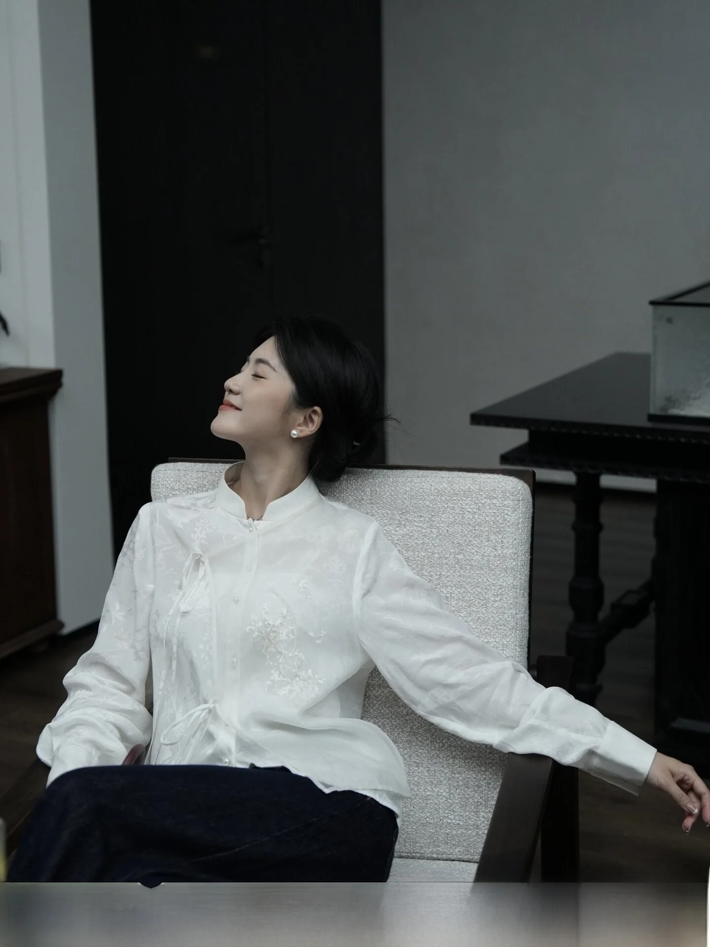 Белая женская блузка с цветочной вышивкой, новая модель для ранней осени, с тяжелой вышивкой, с поясом, повседневная, свободного кроя, из смесового полиэстера
Белая женская блузка с цветочной вышивкой, новая модель для ранней осени, с тяжелой вышивкой, с поясом, повседневная, свободного кроя, из смесового полиэстера