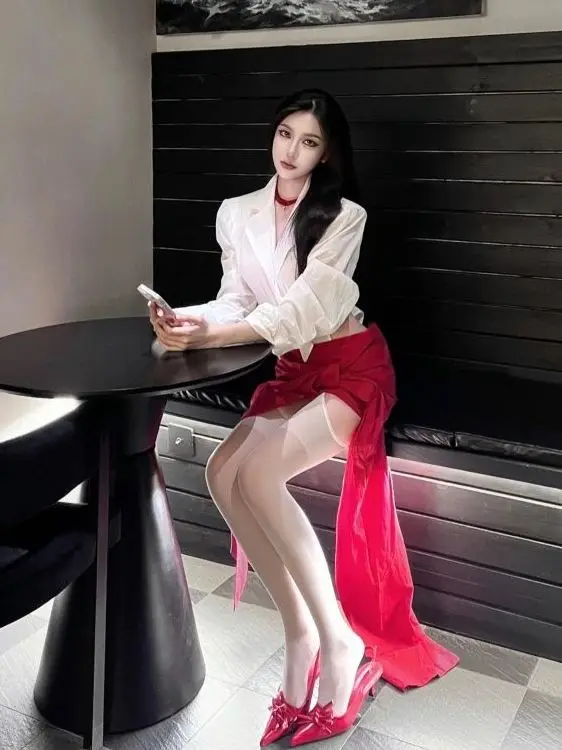 Elegant Long Sleeve Shirt Top And High Waist Skirt Two Piece Set Summer New Women's Fashion Asymmetric Design Slim Fit
Elegant Long Sleeve Shirt Top And High Waist Skirt Two Piece Set Summer New Women's Fashion Asymmetric Design Slim Fit