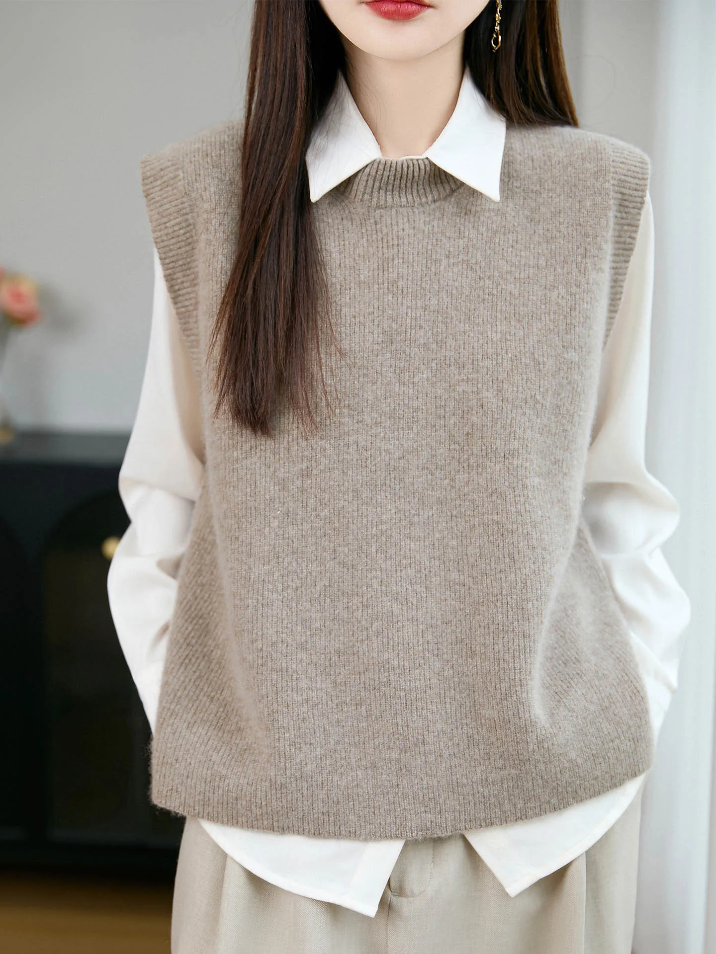 Thiened Pure Wool Knitted Svel Vest Women's Loose Slimming Versatile Sweater Tank Top Autumn Winter Faion Sle
Thiened Pure Wool Knitted Svel Vest Women's Loose Slimming Versatile Sweater Tank Top Autumn Winter Faion Sle