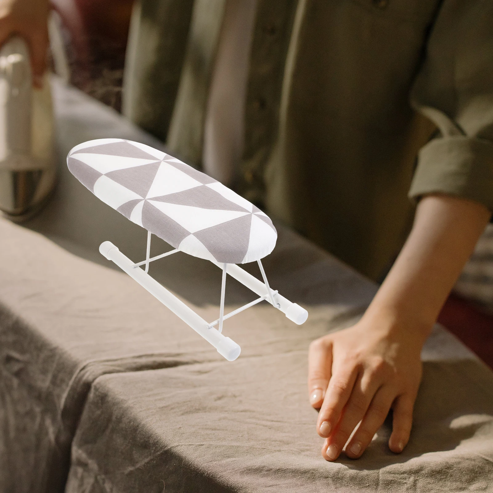 Tabletop Ironing Board Exquisite Finish Not Easy to Fade Smooth Ironing Experience for Neckline Leg Opening Convenient Folding
Tabletop Ironing Board Exquisite Finish Not Easy to Fade Smooth Ironing Experience for Neckline Leg Opening Convenient Folding