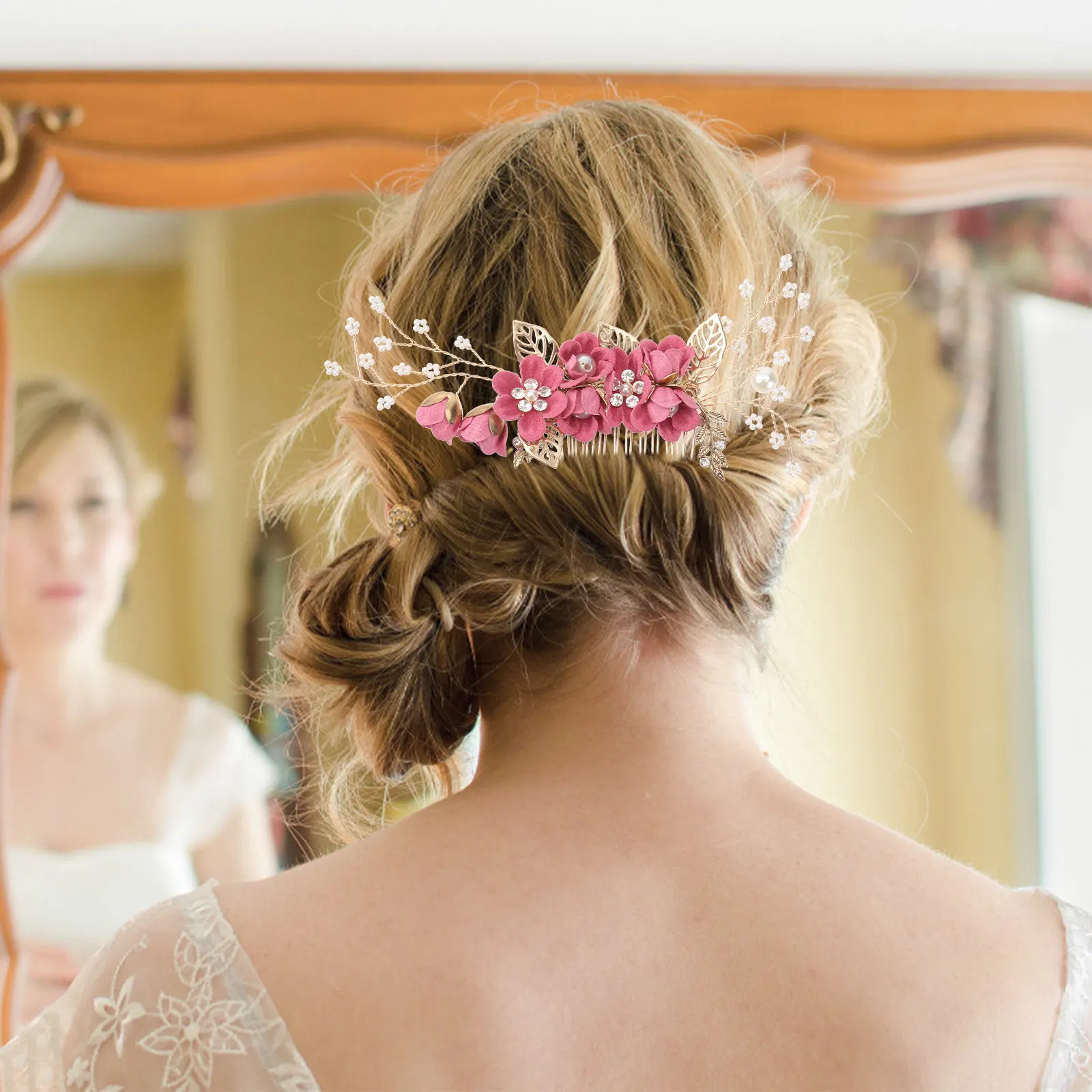 Delicate Flower Shaped Bridal Hair Comb Alloy with Sparkling Crystals Wedding Hair Accessories for Bride Bridesmaid Party Prom
Delicate Flower Shaped Bridal Hair Comb Alloy with Sparkling Crystals Wedding Hair Accessories for Bride Bridesmaid Party Prom