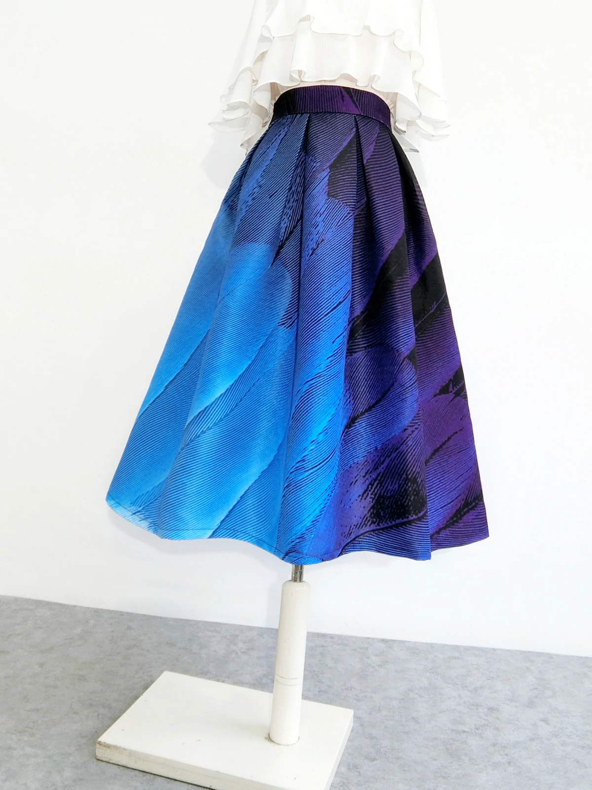 New Women's Skirt, Gradient Blue Print A-line Fashionable French Puffy Skirt
New Women's Skirt, Gradient Blue Print A-line Fashionable French Puffy Skirt