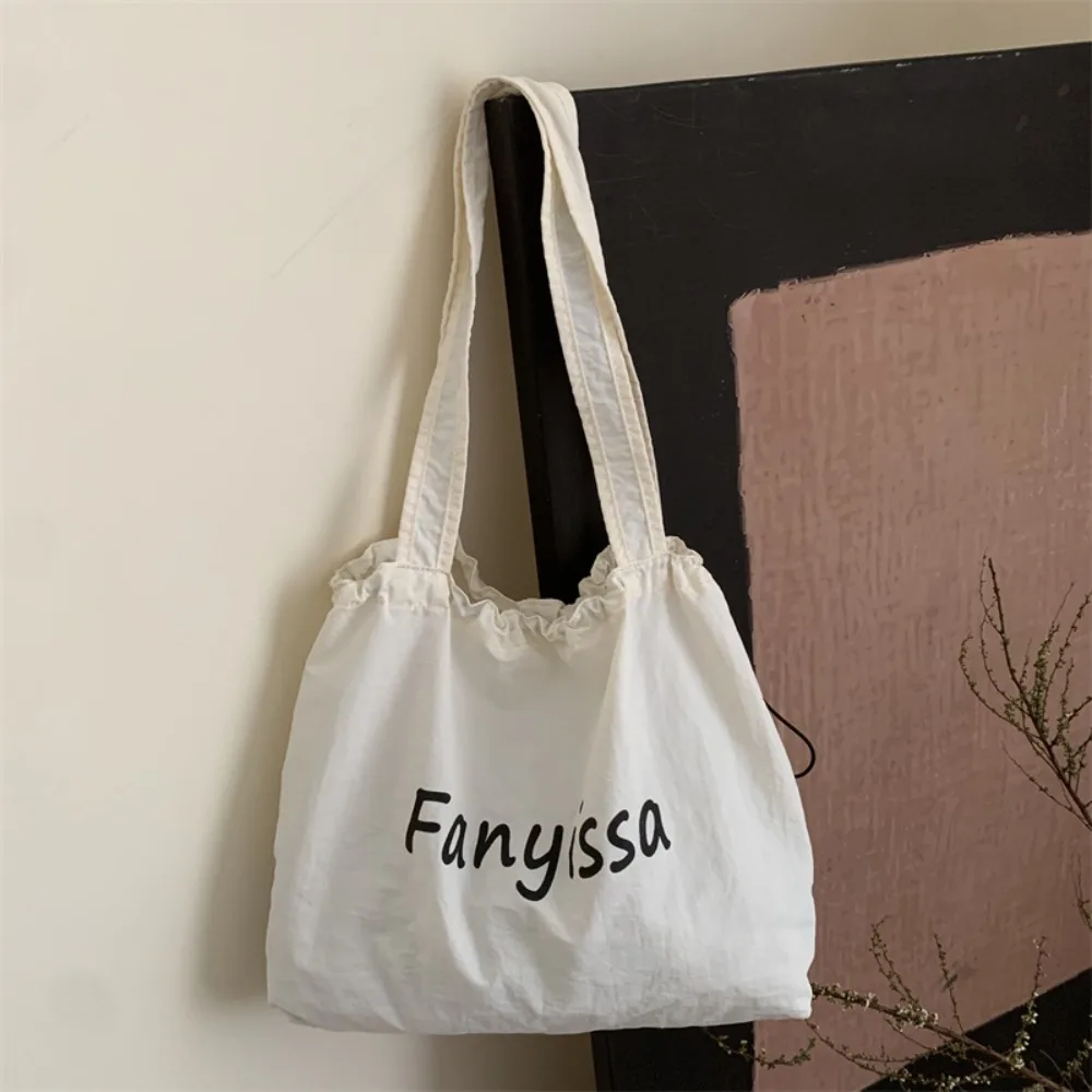 Простые корейские сумки-тоут на шнурке, повседневная легкая сумка для покупок, дизайнерская сумка большой вместимости, уличная сумка
Простые корейские сумки-тоут на шнурке, повседневная легкая сумка для покупок, дизайнерская сумка большой вместимости, уличная сумка