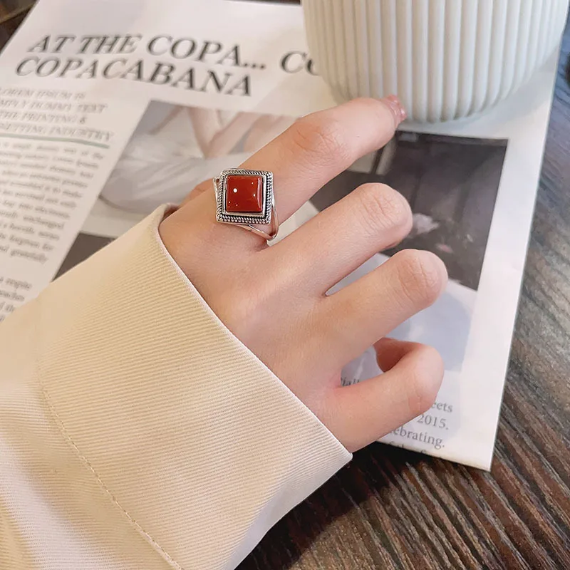 Original Sterling Silver 925 Ring With Square Red Agate Jewelry Women Men New in Couple Marriage Rings 2025 Trend Luxury Brand
Original Sterling Silver 925 Ring With Square Red Agate Jewelry Women Men New in Couple Marriage Rings 2025 Trend Luxury Brand