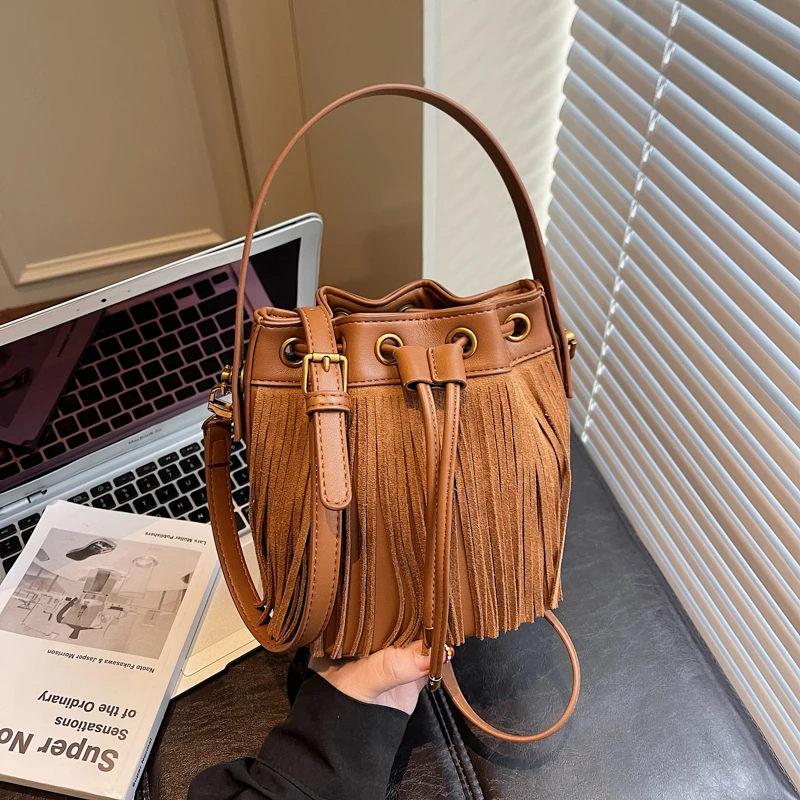 Сумка-ведро на шнурке, дизайнерская роскошная сумка, модная сумка на плечо с кисточками, женская сумка-тоут с мягкой ручкой сверху, женские мини-сумки через плечо
Сумка-ведро на шнурке, дизайнерская роскошная сумка, модная сумка на плечо с кисточками, женская сумка-тоут с мягкой ручкой сверху, женские мини-сумки через плечо