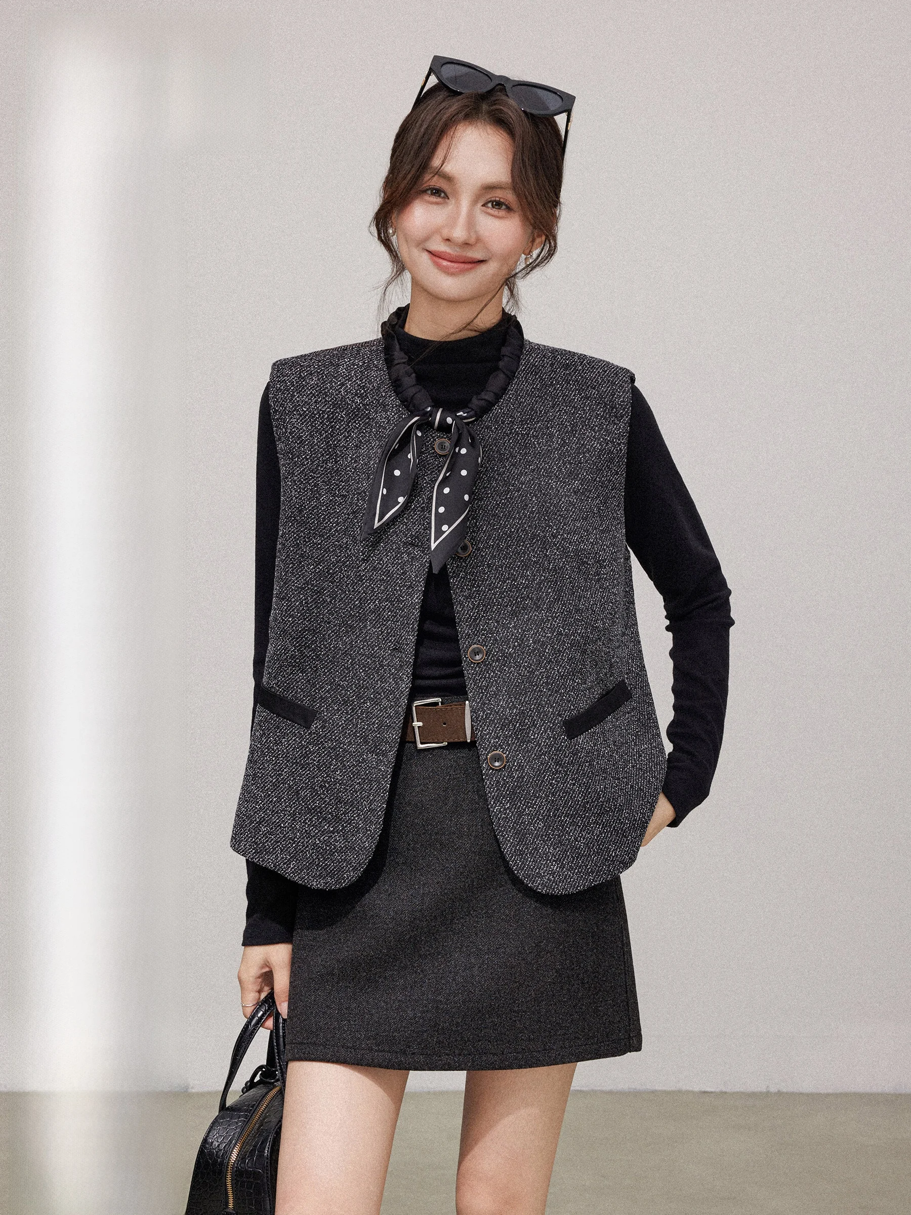 Silk Scarf Vest Women's Faion oulder Pad Svel Vintage High-End Sensation Autumn New Sle Commute round Ne Single...
Silk Scarf Vest Women's Faion oulder Pad Svel Vintage High-End Sensation Autumn New Sle Commute round Ne Single...