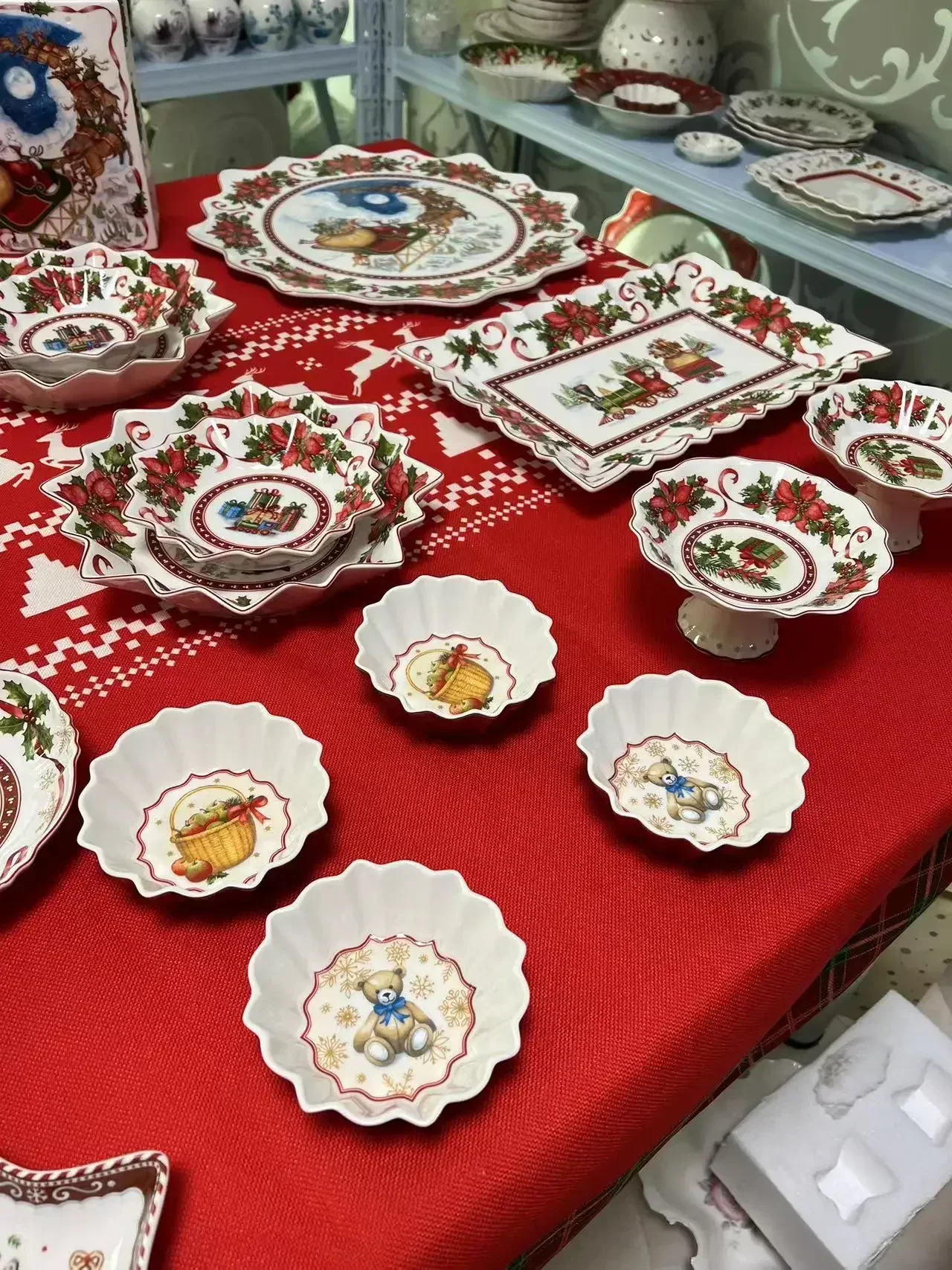 German Christmas European salad plate, Western food tableware, vegetable bowl, soup flat display plate
German Christmas European salad plate, Western food tableware, vegetable bowl, soup flat display plate