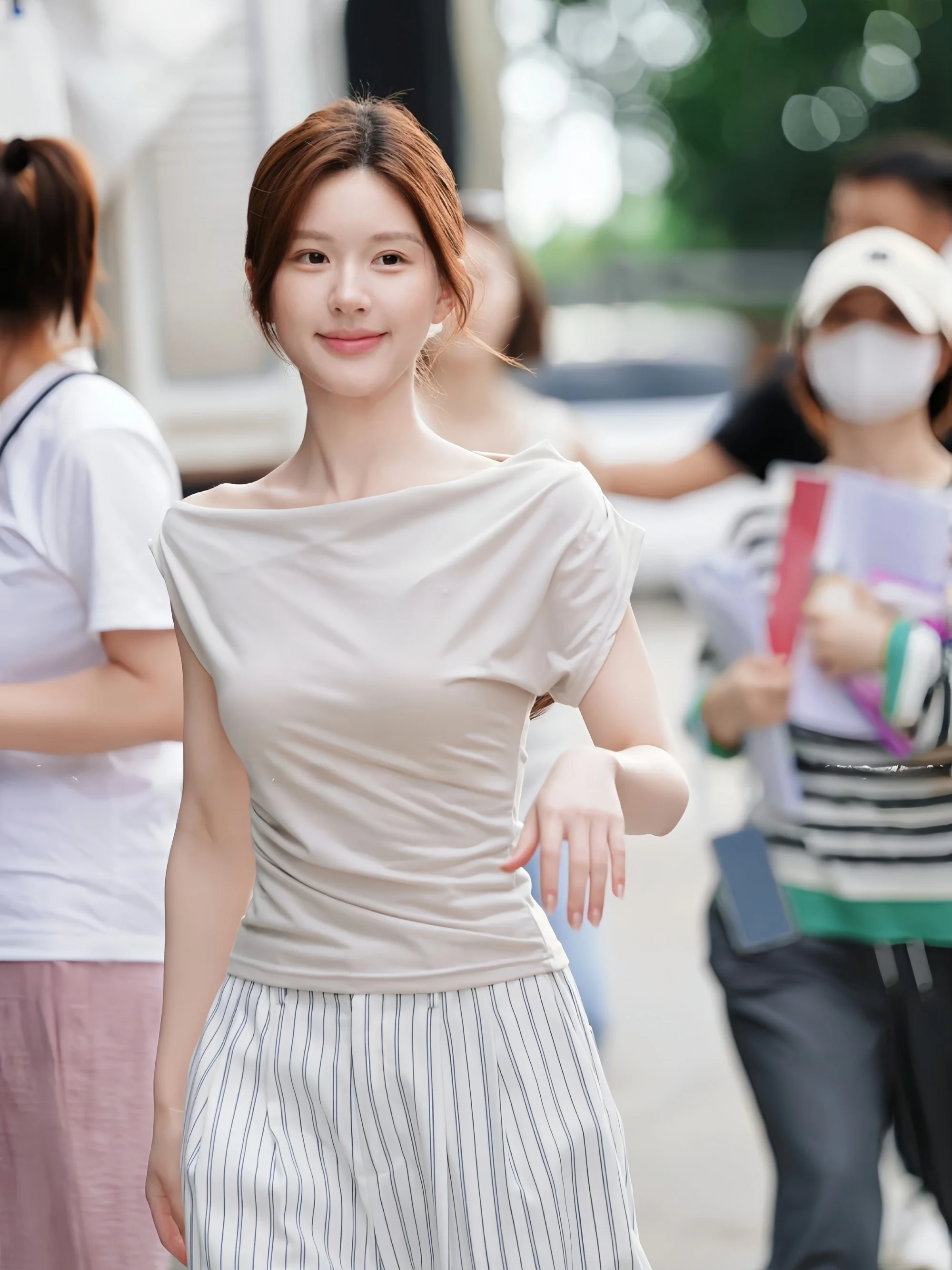 Summer New Chicwin Short Sleeve Shoulder Bared Sexy Women's T-shirt Commute Style Pure Color Slim Fit Cotton Moisture Wicking
Summer New Chicwin Short Sleeve Shoulder Bared Sexy Women's T-shirt Commute Style Pure Color Slim Fit Cotton Moisture Wicking
