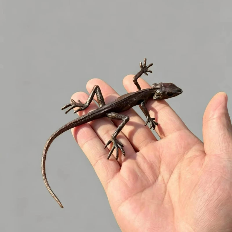 Vintage Copper Lizard Statue Miniature Tea Pet Ornament, Handmade Metal Reptile Statue for Tea Ceremony, Home Desk and Zen Decor
Vintage Copper Lizard Statue Miniature Tea Pet Ornament, Handmade Metal Reptile Statue for Tea Ceremony, Home Desk and Zen Decor