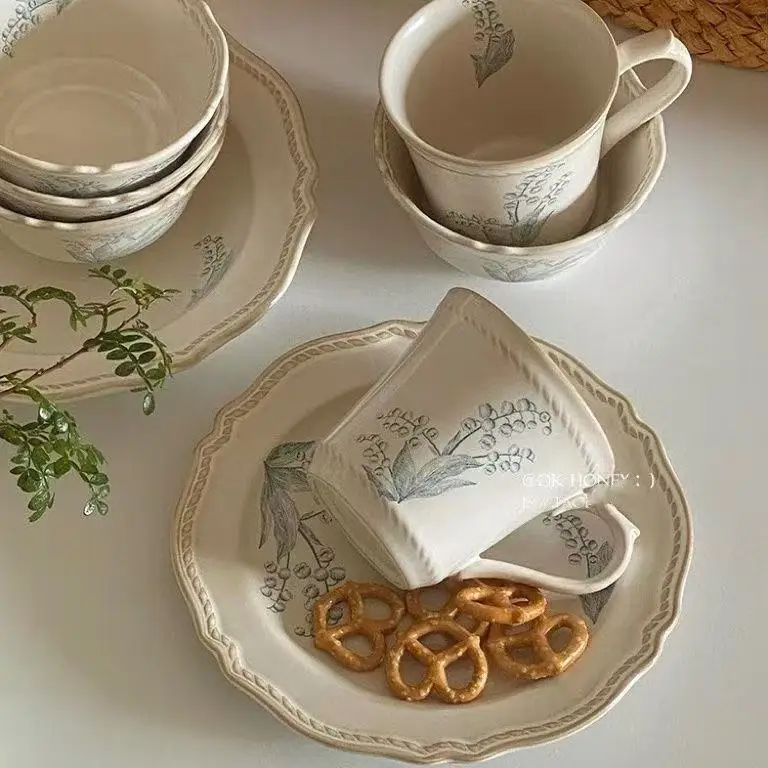 Unique Handmade Ceramic Fruit Plate with Hand-painted Lily of The Valley Ceramic Plate Green Pottery Plates Ceramic Tableware
Unique Handmade Ceramic Fruit Plate with Hand-painted Lily of The Valley Ceramic Plate Green Pottery Plates Ceramic Tableware