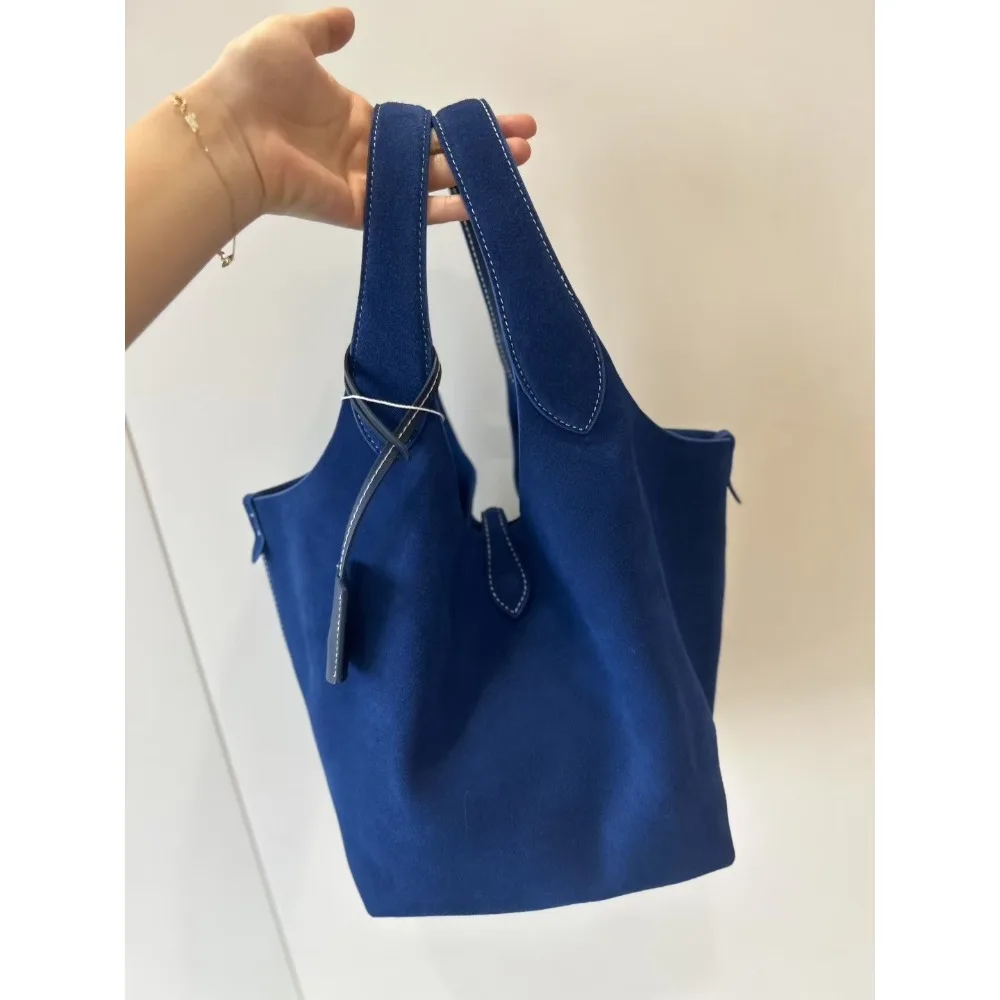 Niche Design Personalized Handbag Women New Fringed Pendant Suede Hand Satchel Fashionable Versatile Underarm Bag Large Capacity
Niche Design Personalized Handbag Women New Fringed Pendant Suede Hand Satchel Fashionable Versatile Underarm Bag Large Capacity