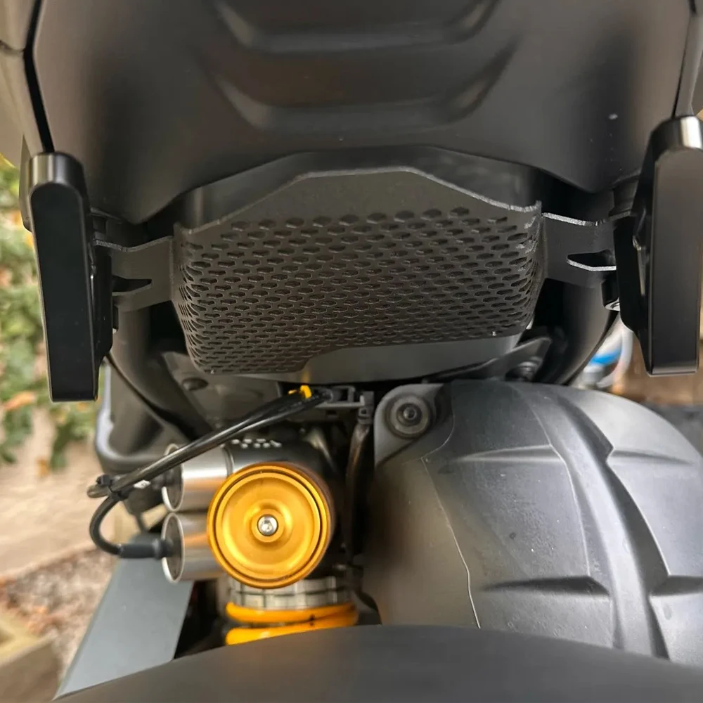 Защитная решетка топливного бака V4 для мотоциклов Ducati Streetfighter V4 V4S 2020+ с возможностью снятия для доступа к подножкам пассажира
Защитная решетка топливного бака V4 для мотоциклов Ducati Streetfighter V4 V4S 2020+ с возможностью снятия для доступа к подножкам пассажира